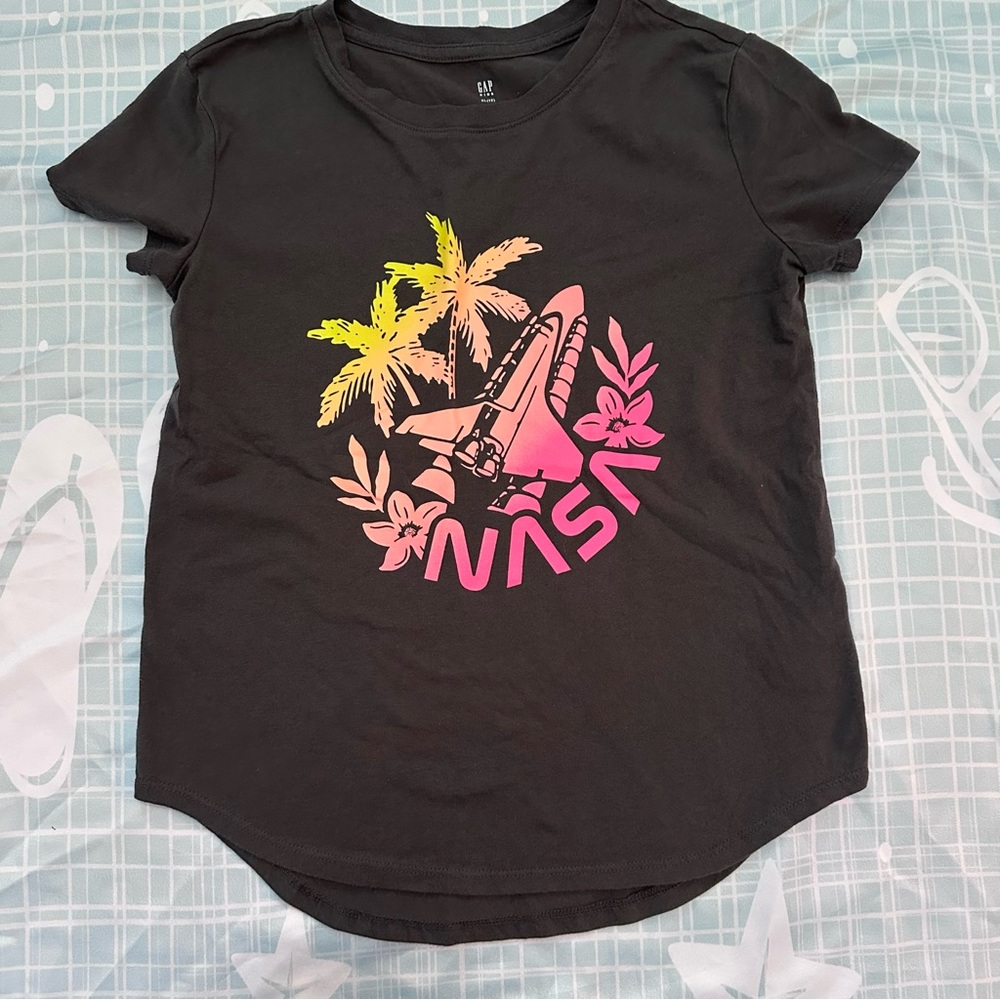 Girls’ Black NASA Gap Graphic Tee
